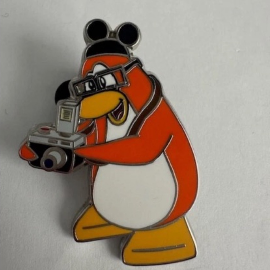 Disney World Pin Club Penguin Epcot Wdw Mystery Pin Camera Photographer Ears